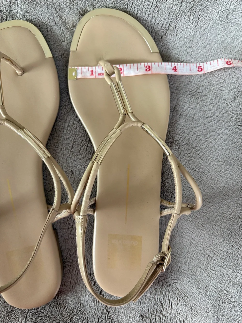 Dolce Vita Nude Neutral T-Strap Flat Sandals with Gold Metallic Accents size 9